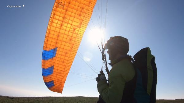 Paragliding safely in strong wind